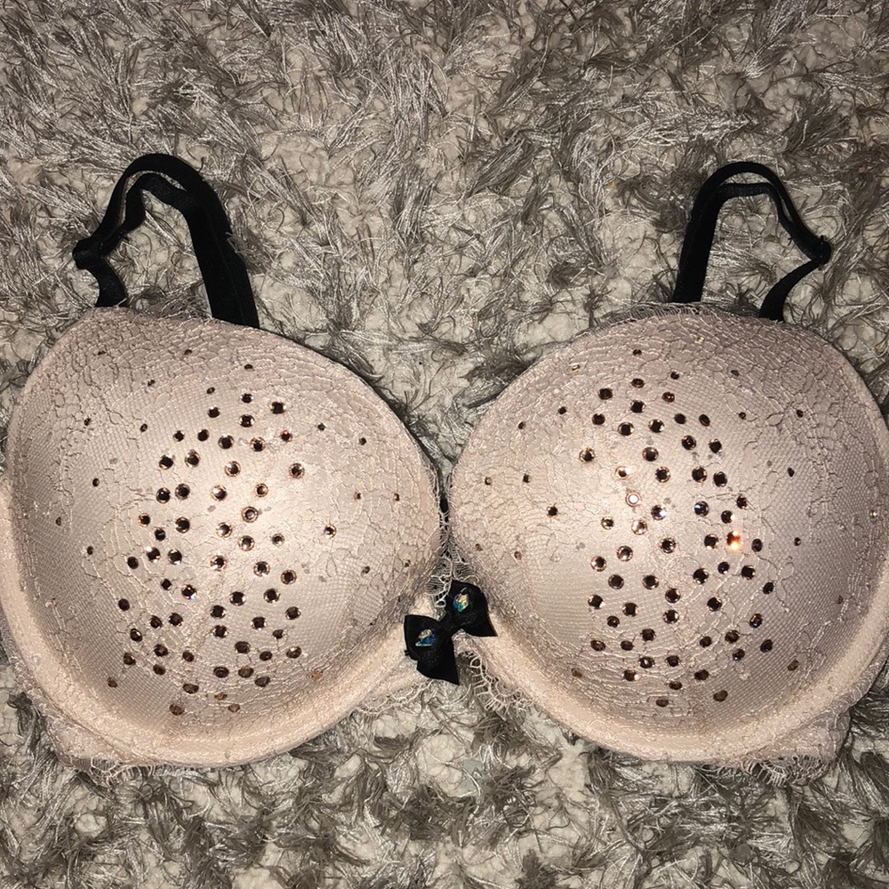 Bedazzled bombshell bra (no tag sorry) size 32 C